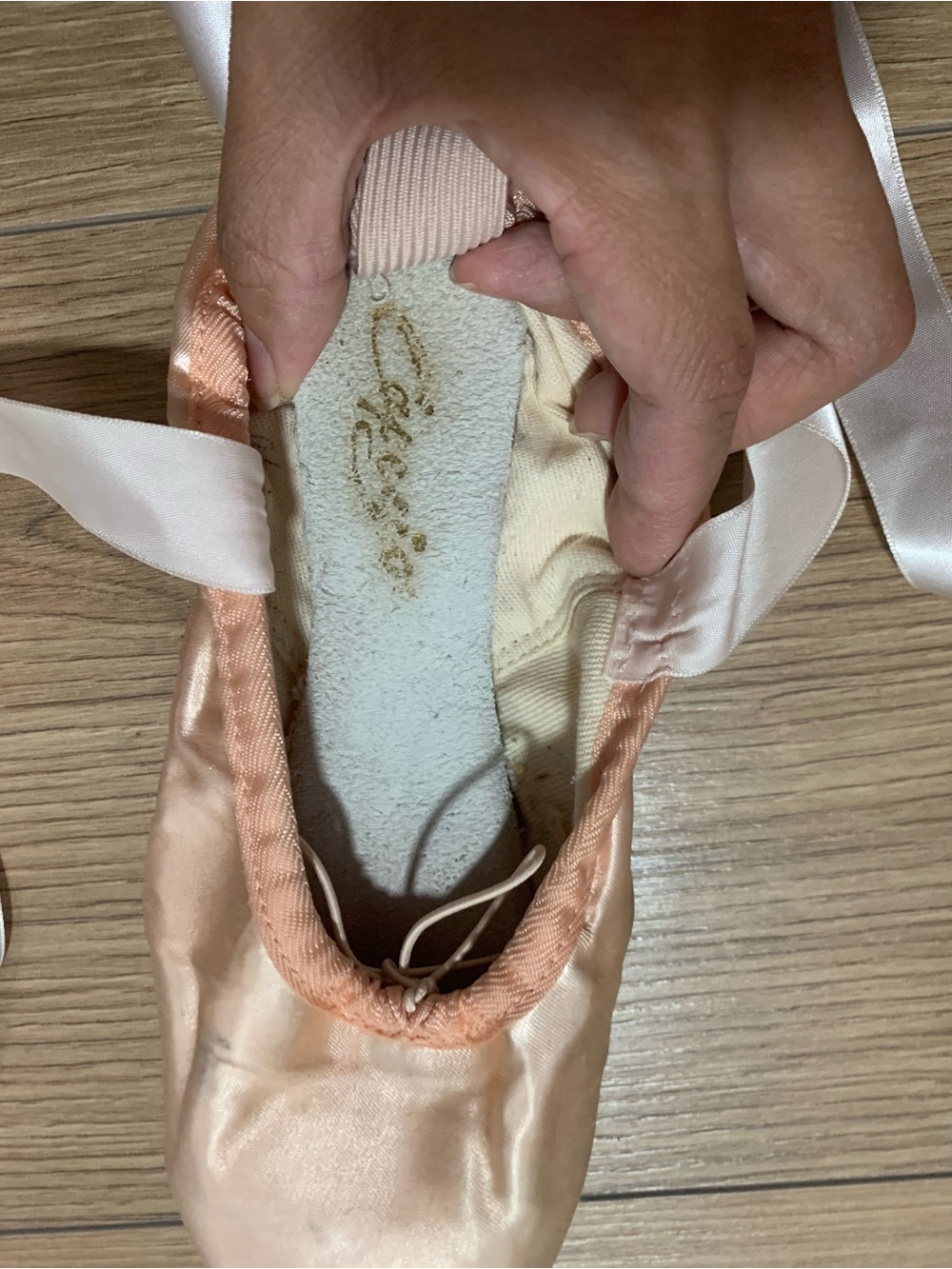 Capezio Pink Satin Ballet Pointe Shoes - Picture 4 of 4